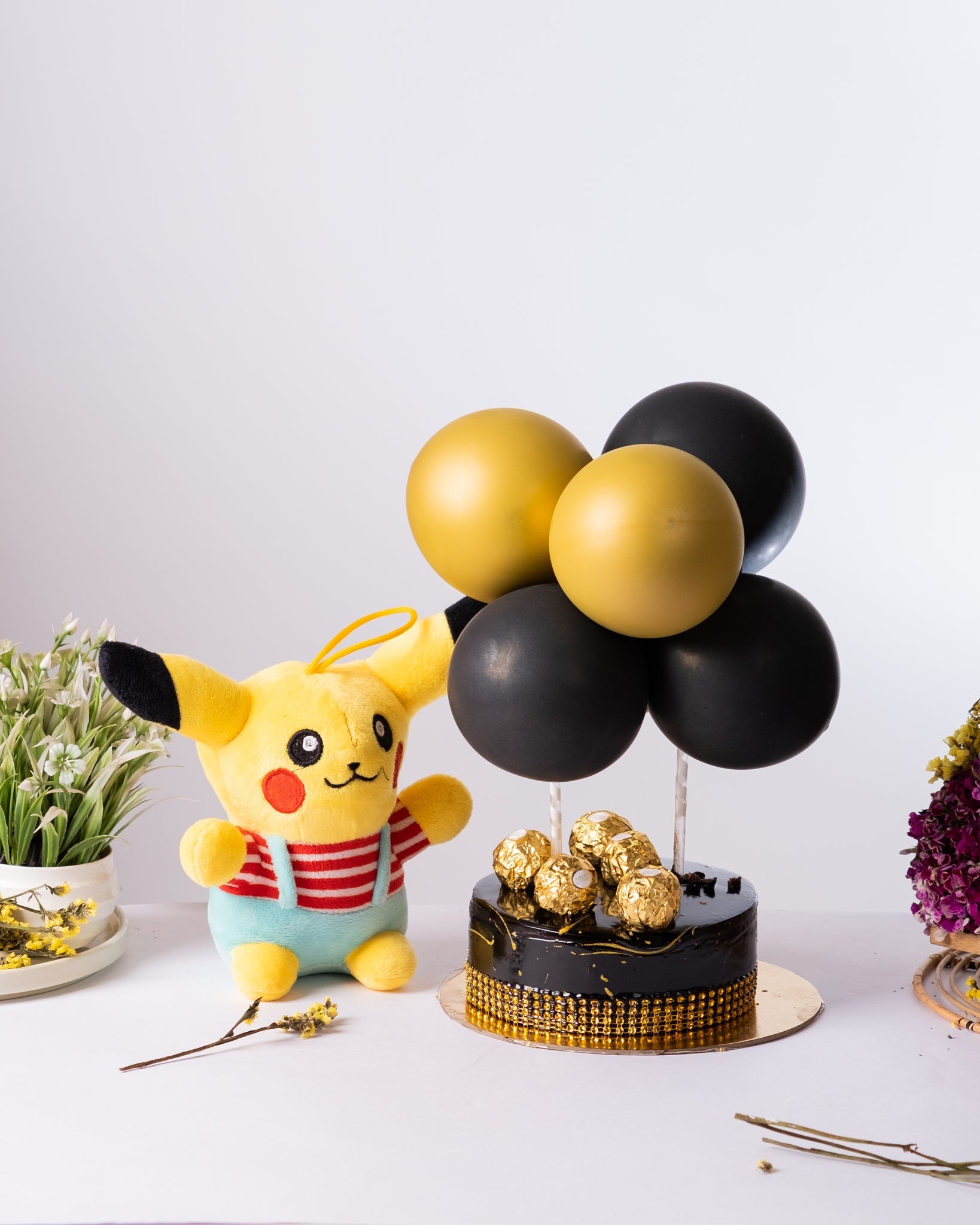 Ferrero Marble Fondle Cake & Pikachu Regalo Delights