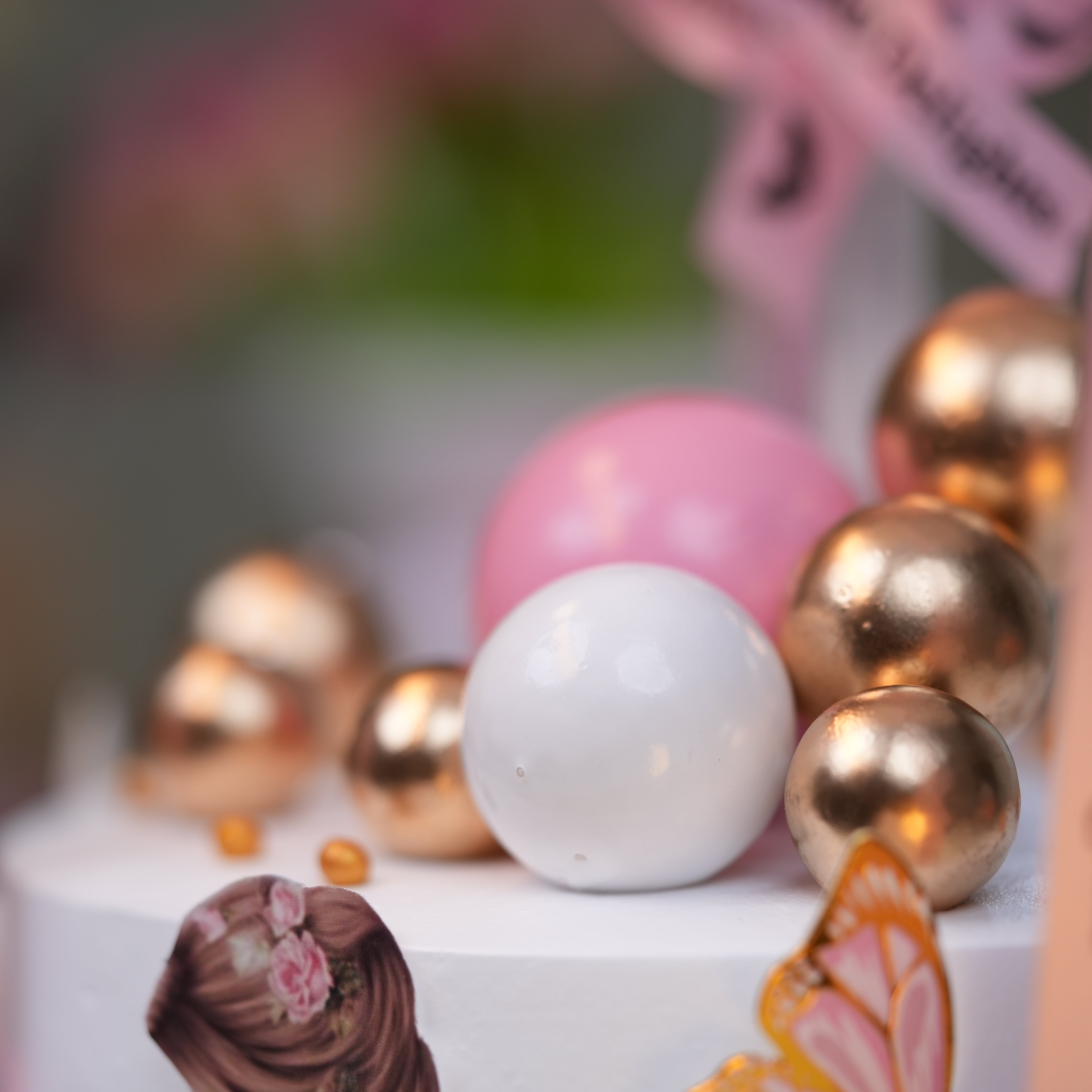 Elegant Girl Regalo Cake