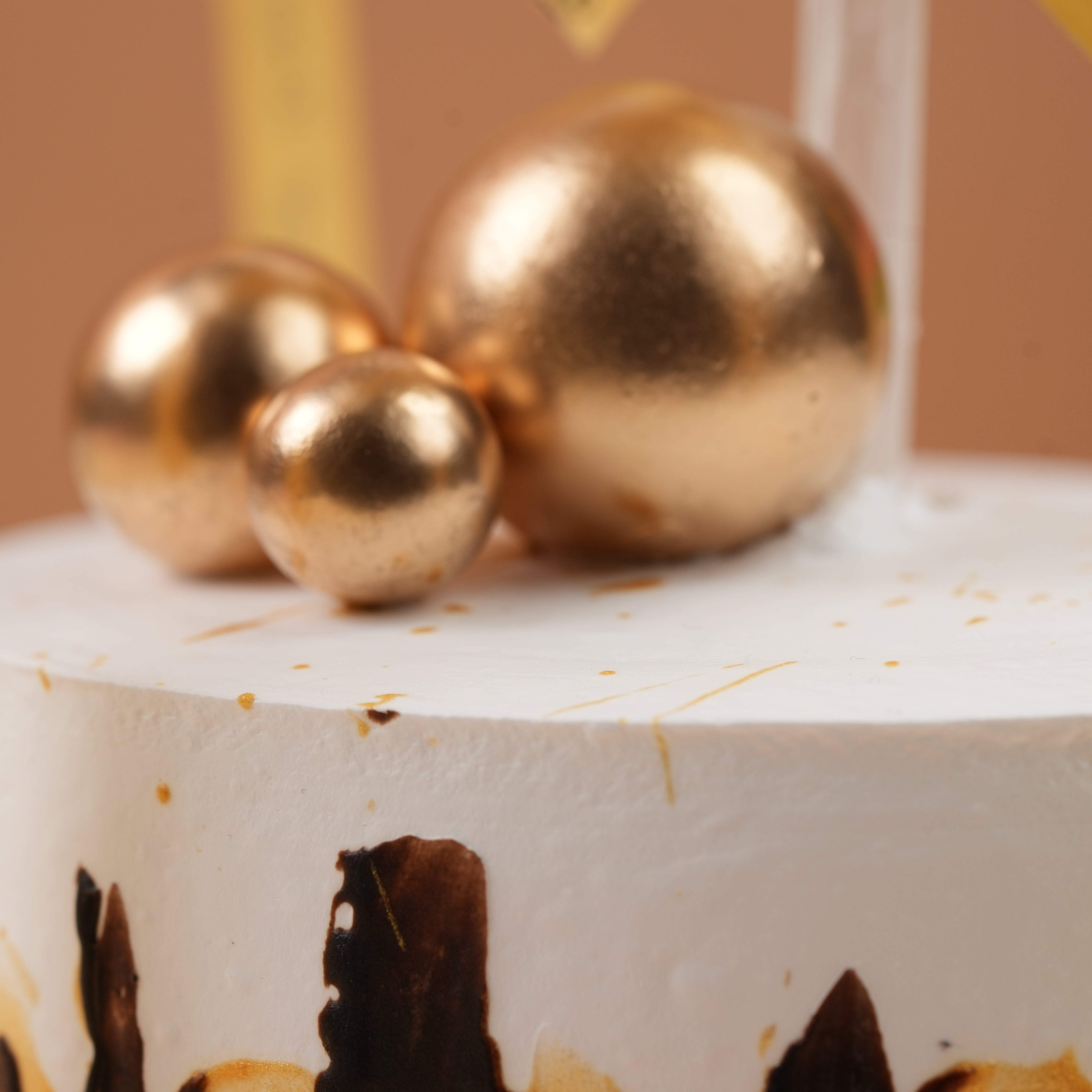 Balls Regalo Birthday Cake