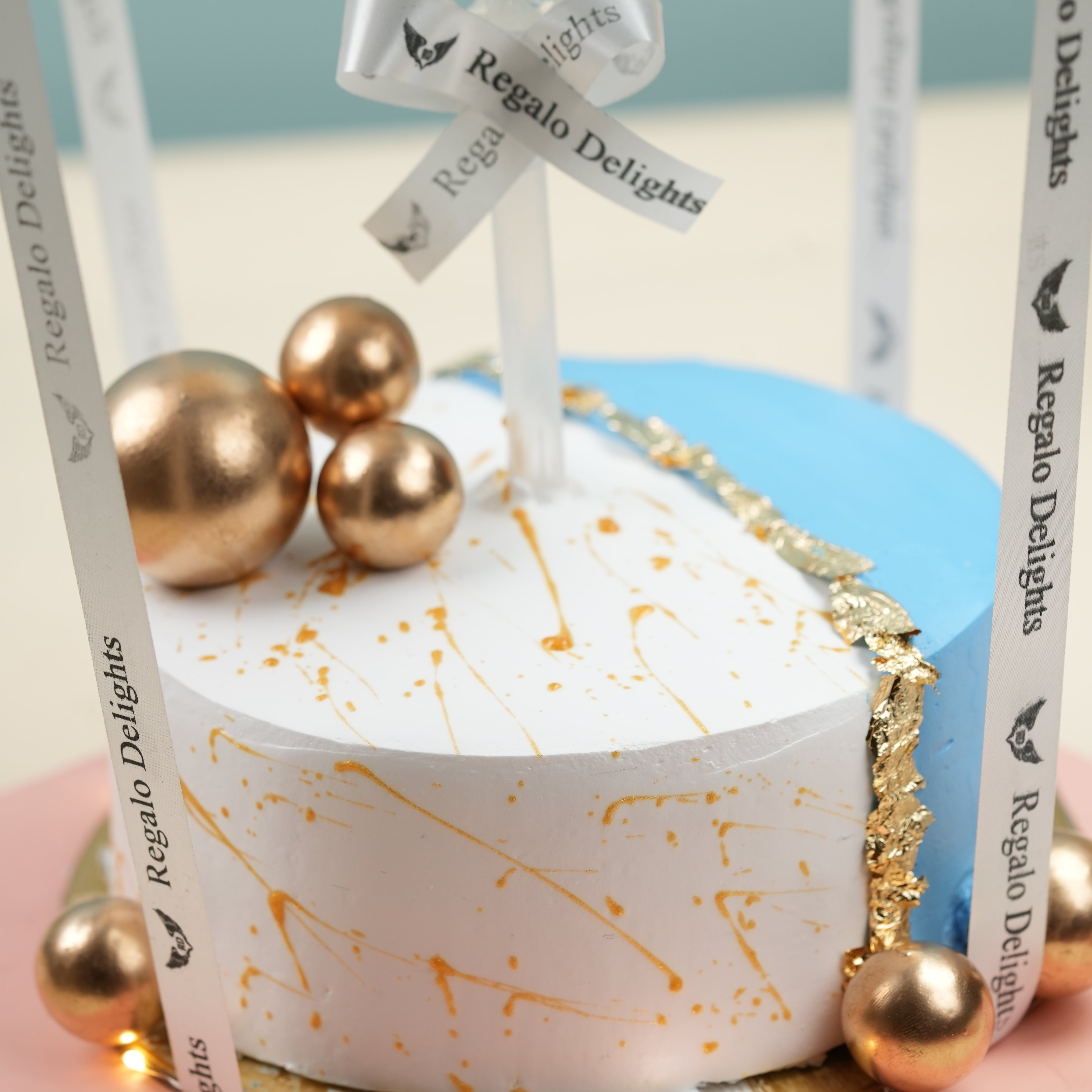 2 Layered Balls Regalo Cake