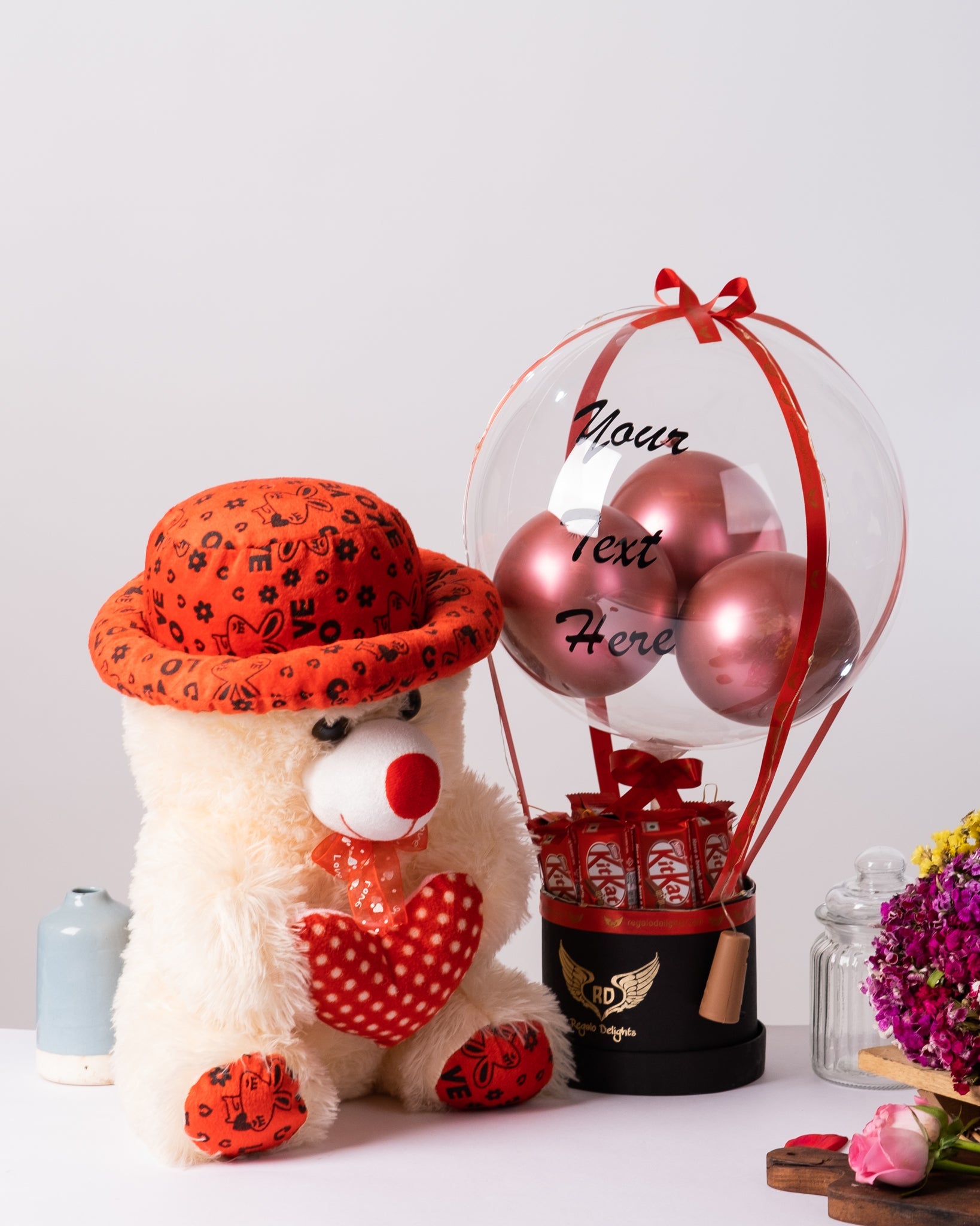 KitKat Bouquet & Teddy Regalo Delights
