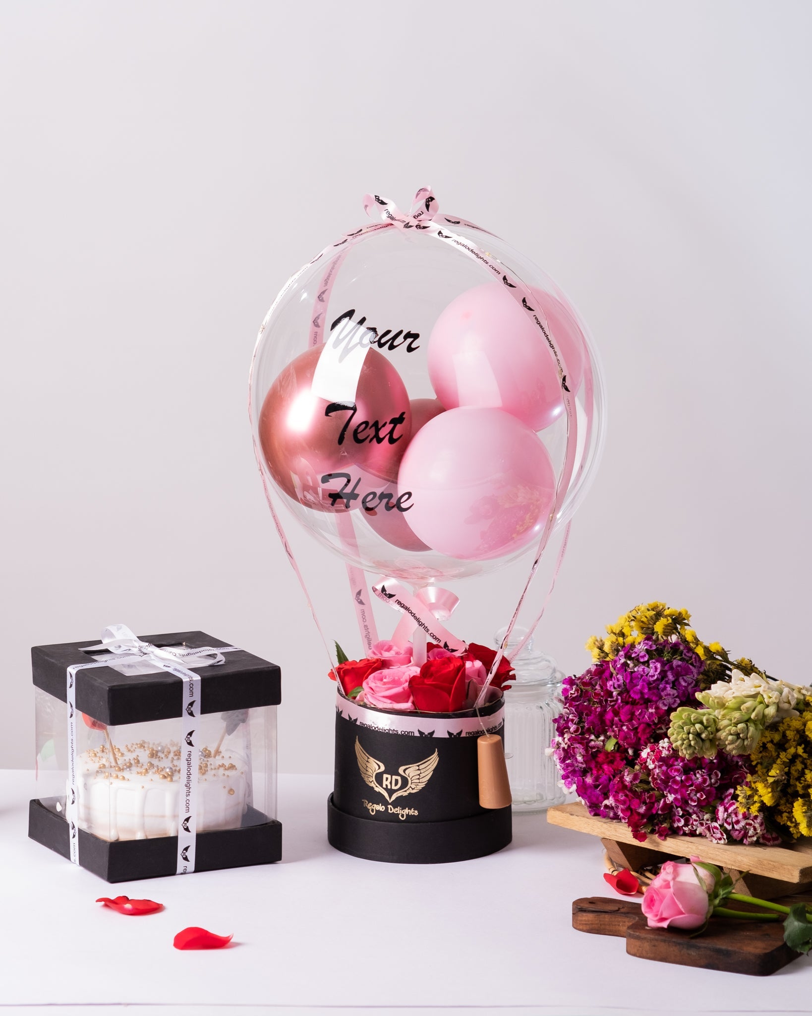 Pink & Red Rose Bouquet & Cake Regalo Delights