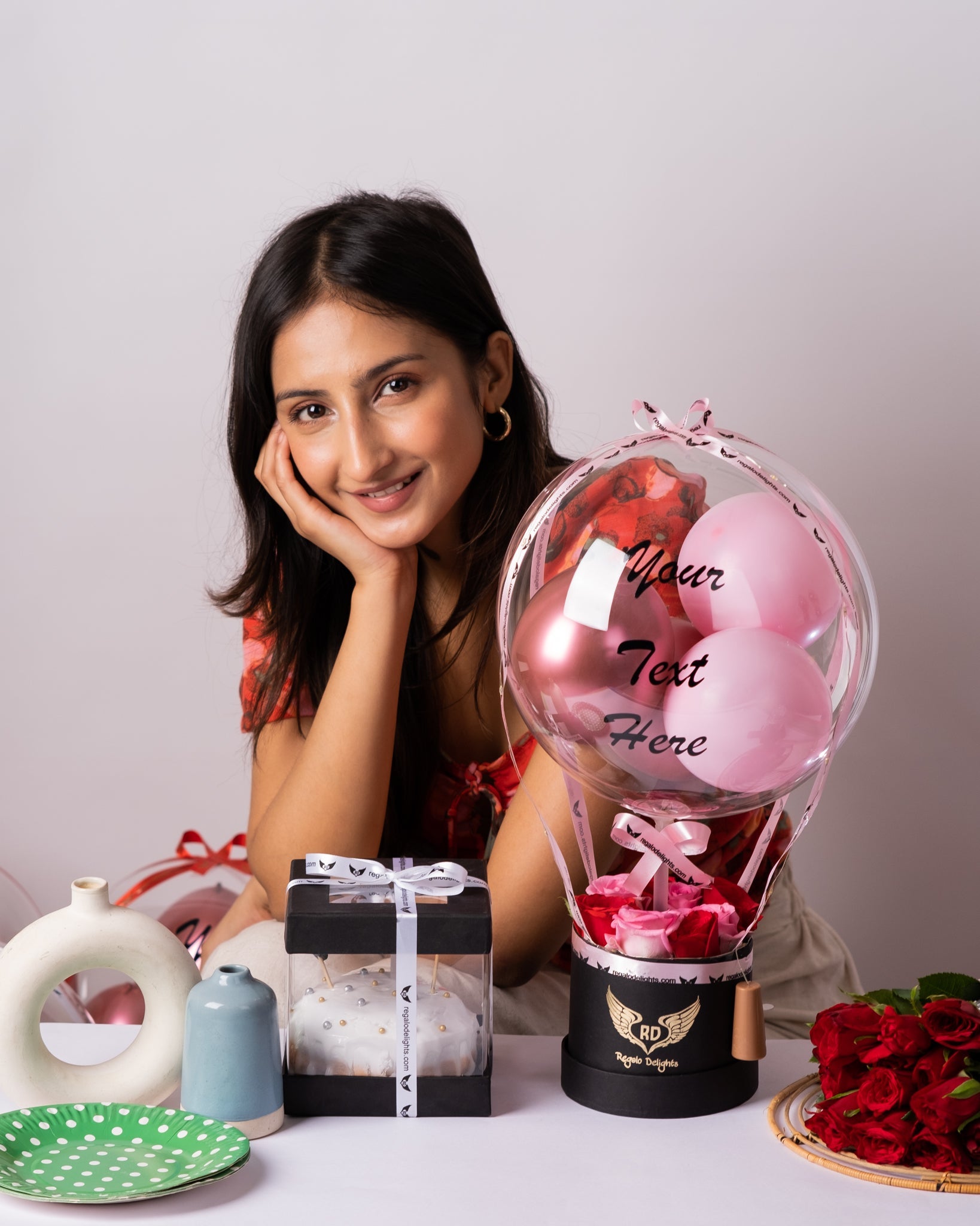 Pink & Red Rose Bouquet & Cake Regalo Delights