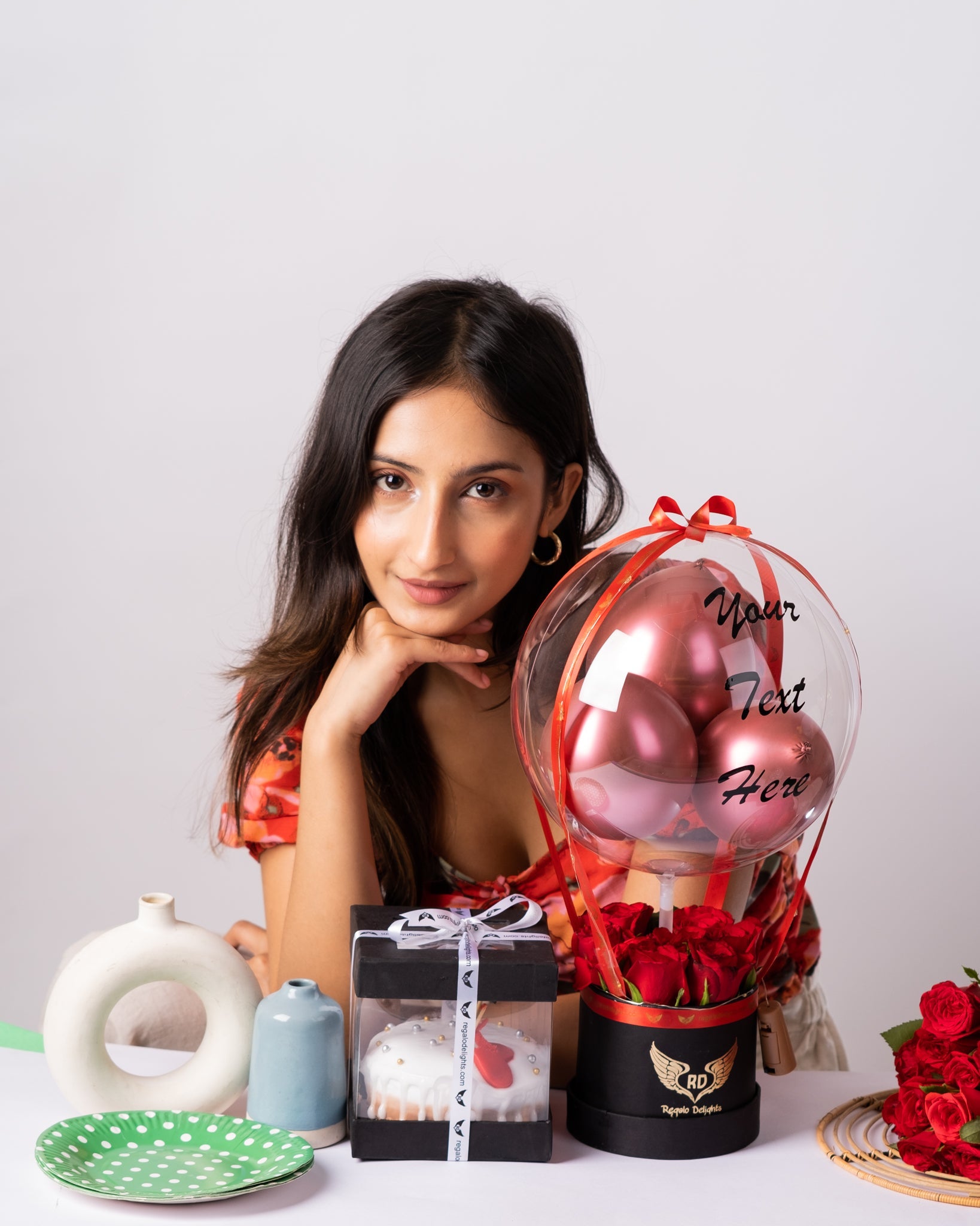 Red Rose Bouquet & Cake Regalo Delights